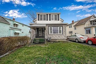 11 Kaufman Dr in Cheektowaga, NY - Building Photo