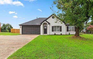 6860 Moores Mill Rd in Huntsville, AL - Building Photo