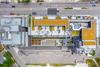 Queensway Park Condos in Toronto, ON - Building Photo - Building Photo