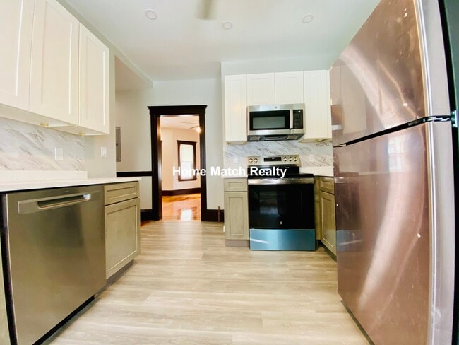 85 Albion St, Unit 2 in Medford, MA - Building Photo - Building Photo