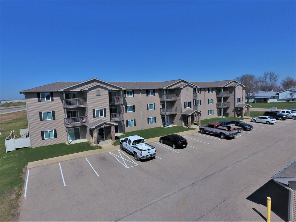 The Gardens in Farley, IA - Building Photo