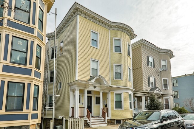 9 Bellflower St, Unit 3 in Boston, MA - Foto de edificio - Building Photo