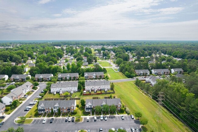 property at 907 Dominion Townes Ct