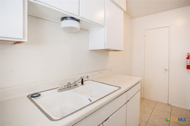 property at 1239 N LBJ Dr