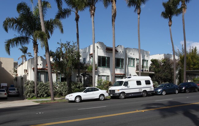 Parkview Manor in San Diego, CA - Foto de edificio - Building Photo