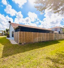 9856 Watermill Cir in Boynton Beach, FL - Building Photo - Building Photo