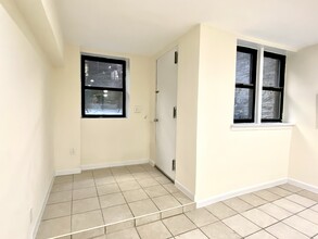 243 E 83rd St, Unit GB in New York, NY - Foto de edificio - Building Photo