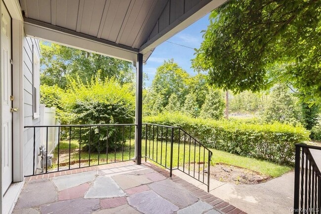 property at 119 E Village Rd