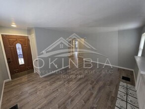 1735 Kensington Dr in Dayton, OH - Building Photo - Building Photo