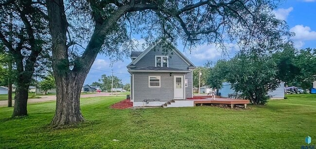 531 N Adams St in Salem, SD - Building Photo - Building Photo
