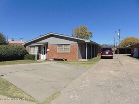 2406 46th St in Lubbock, TX - Building Photo