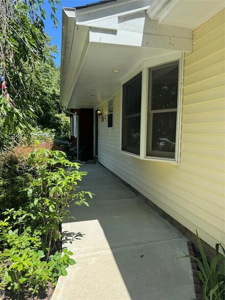 3 Janis Ln in Rocky Point, NY - Foto de edificio - Building Photo