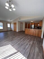 938 E 6th St in New Richmond, WI - Building Photo