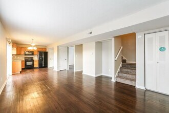 2718 Rothe Ln in Indianapolis, IN - Building Photo - Building Photo