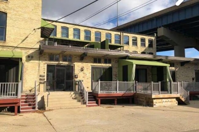 602 S 9th St in Milwaukee, WI - Building Photo - Building Photo
