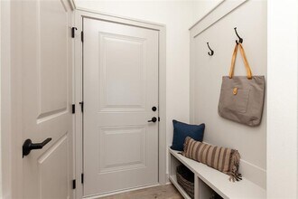 6460 Galleria Dr, Unit 1102 in West Des Moines, IA - Building Photo - Building Photo