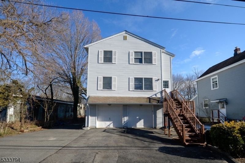 42 Star Lake Rd in Bloomingdale, NJ - Building Photo