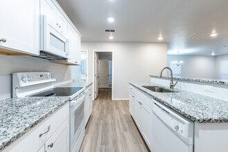 5517 Kemper St in Lubbock, TX - Building Photo - Building Photo