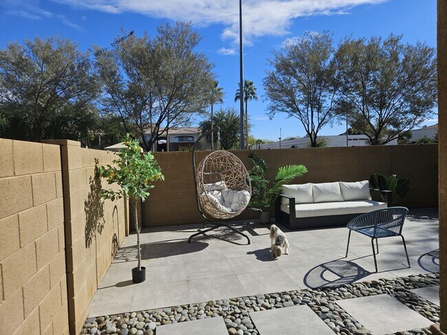 1350 S Greenfield Rd in Mesa, AZ - Foto de edificio - Building Photo