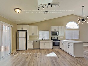532 Viva Serenade Way in Henderson, NV - Building Photo - Building Photo