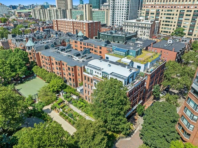 Garrison Square in Boston, MA - Foto de edificio - Building Photo