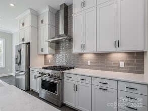 223 Emerson Ave in Charlotte, NC - Building Photo - Building Photo