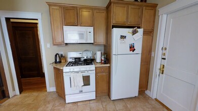 223 Holland St, Unit 1 in Somerville, MA - Building Photo - Building Photo