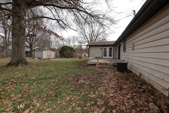 3128 S Pinehurst Ave in Springfield, MO - Foto de edificio - Building Photo