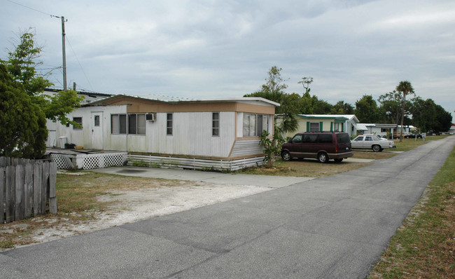 471 E Merritt Island