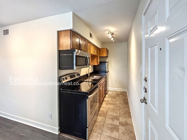property at 2020 S Congress Ave