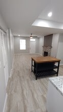 2960 Nelson St, Unit #4 in Ft. Myers, FL - Foto de edificio - Building Photo