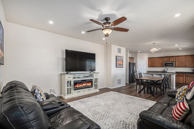 7725 Sabino Ln in Castle Rock, CO - Foto de edificio - Building Photo