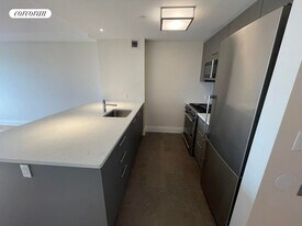 885 Grand St in Brooklyn, NY - Building Photo