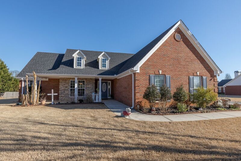 1101 Ruby Way in Bogart, GA - Building Photo