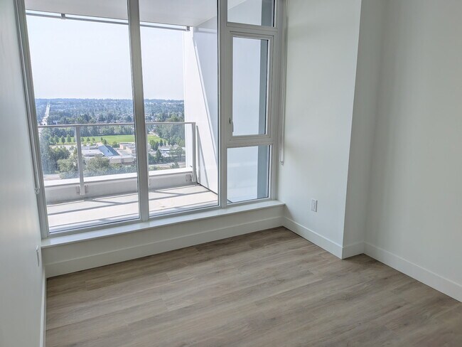 9675-9675 King George Blvd in Surrey, BC - Building Photo - Building Photo