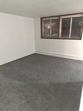 1676 N English St-Unit -102 in St. Paul, MN - Building Photo - Building Photo