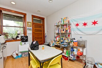 1320 W Farwell Ave, Unit 1 in Chicago, IL - Building Photo - Building Photo