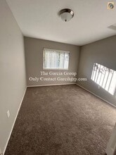 3511 SE Vineyard Rd in Portland, OR - Building Photo - Building Photo