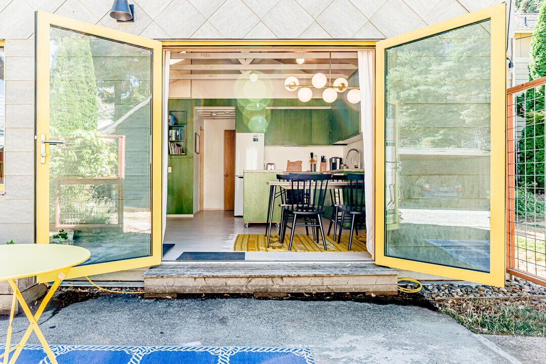 8020 N Hurst Ave, Unit B in Portland, OR - Building Photo