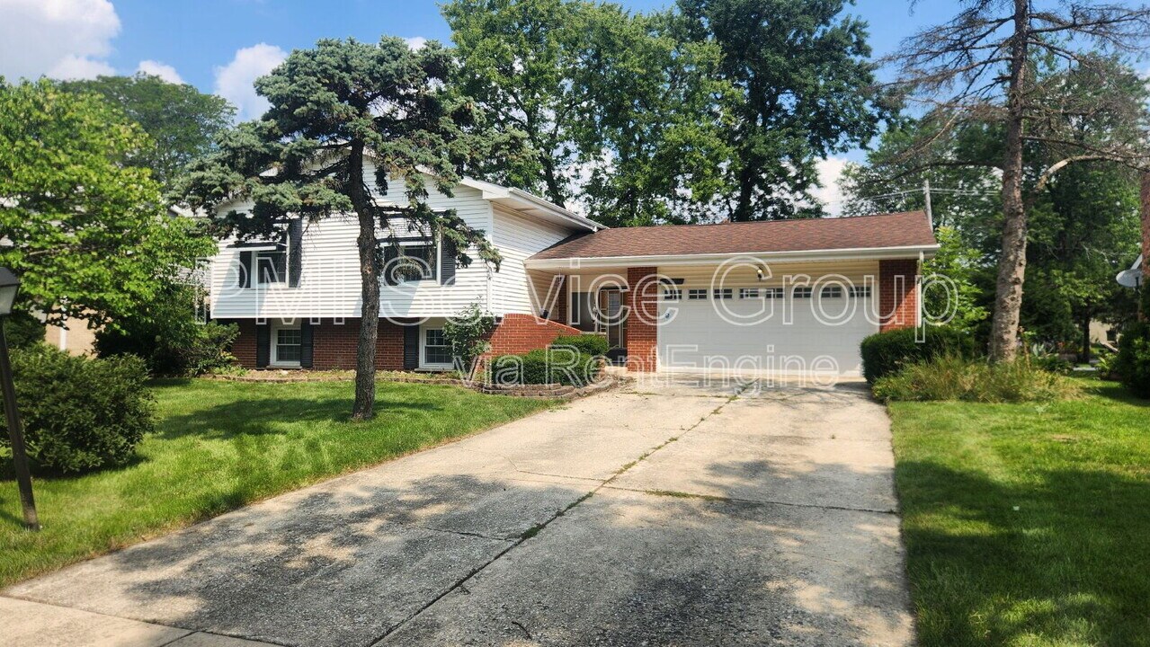 518 69th St in Darien, IL - Building Photo