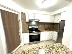 1723 NE Miami Gardens Dr in Miami, FL - Building Photo - Building Photo