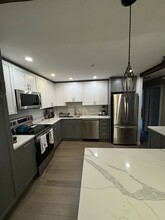 56 Bigelow Ave, Unit #1 in Watertown, MA - Building Photo - Building Photo