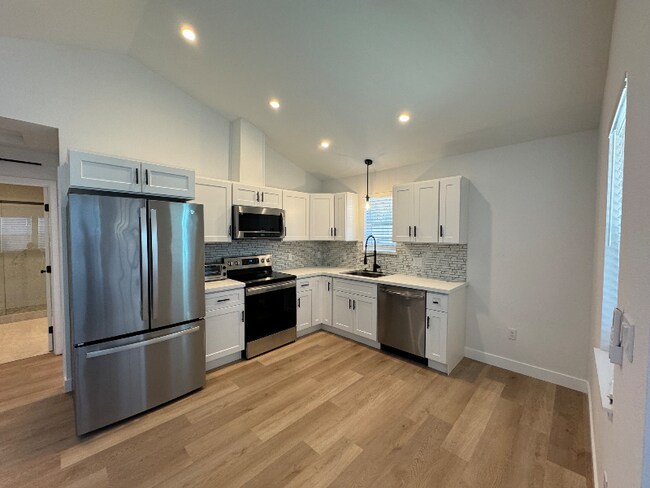 3223 Normington Dr in Sacramento, CA - Building Photo - Building Photo