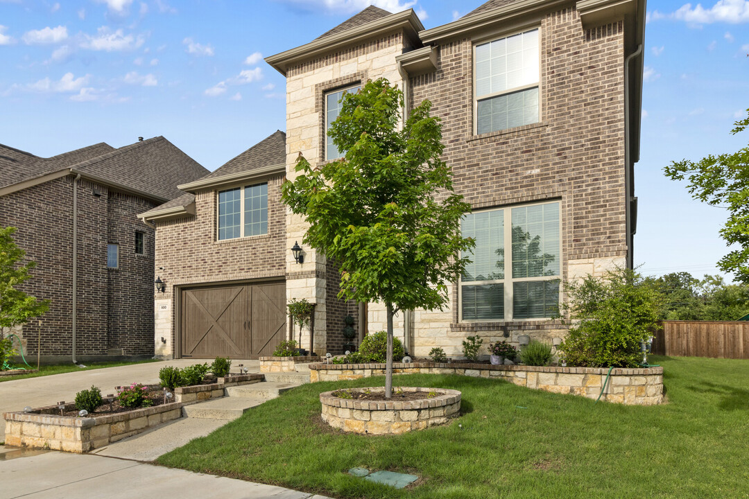 800 Gray Hawk Ln in Euless, TX - Building Photo