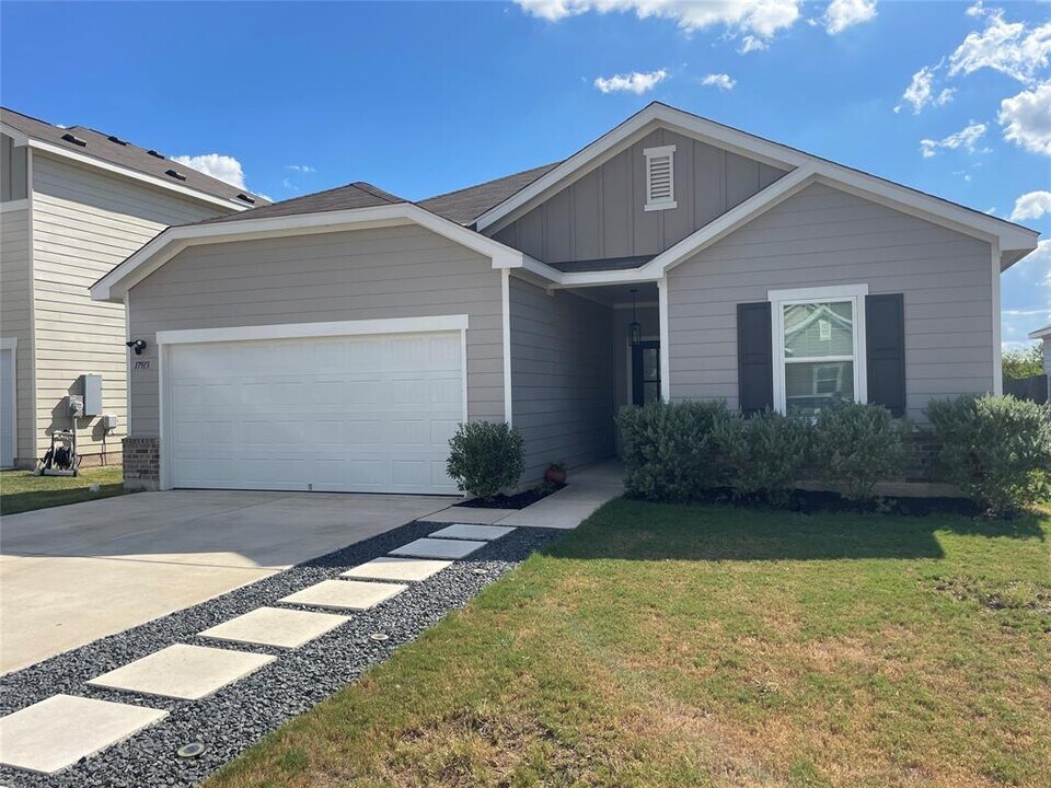 17913 Altesino Cv in Pflugerville, TX - Building Photo