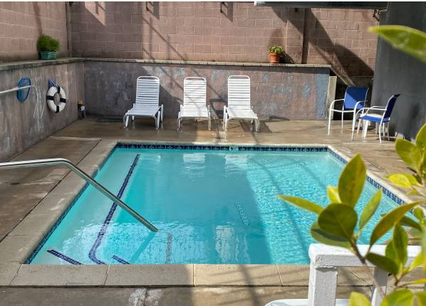 10926 Huston St in North Hollywood, CA - Building Photo - Building Photo