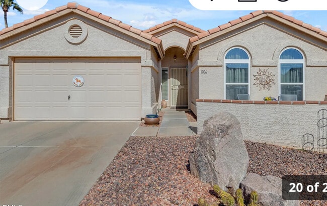 1706 E Lindrick Dr