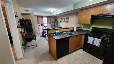17 Cheltenham Rd in Barrie, ON - Building Photo - Building Photo