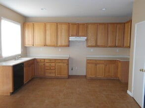 17419 Callerio Vista in Moreno Valley, CA - Building Photo - Building Photo