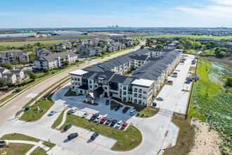 Parmore Fossil Creek 55+ Affordable Housing in Haltom City, TX - Foto de edificio - Building Photo